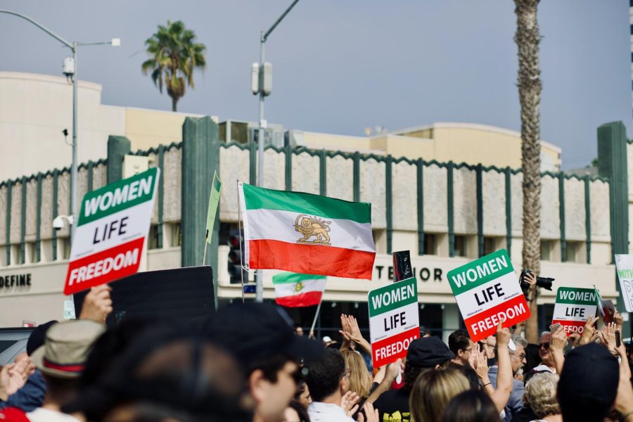 Protests+over+the+treatment+of+Iranian+women+have+spread+to+the+US.+The+photo+above+is+from+a+protest+in+Santa+Monica%2C+California.